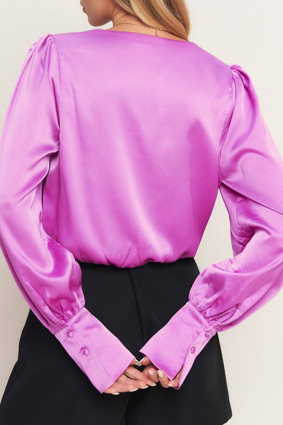 A solid woven top - IT12591