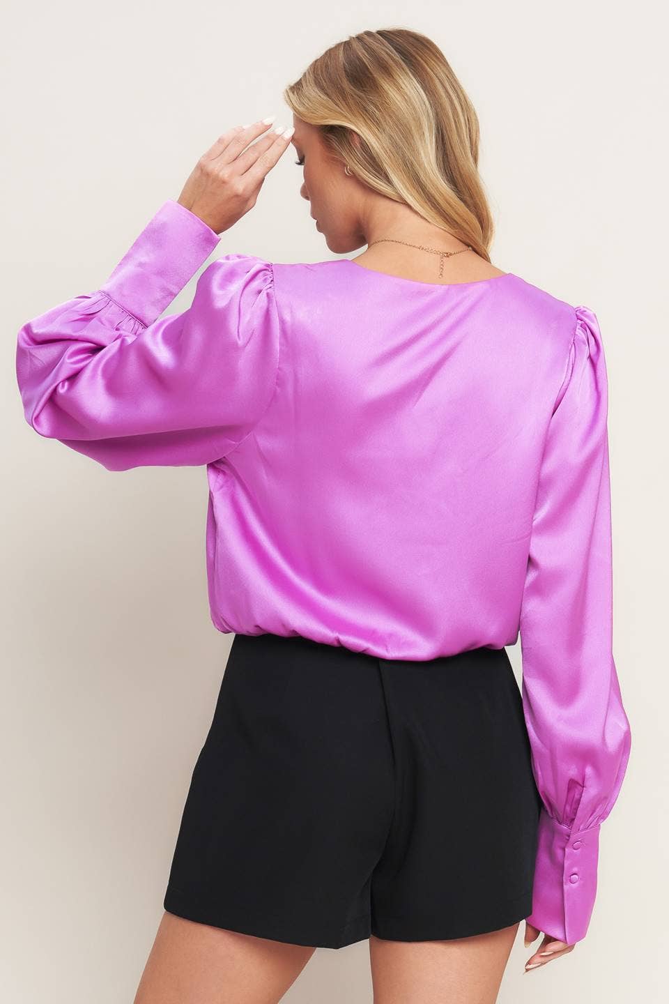 A solid woven top - IT12591