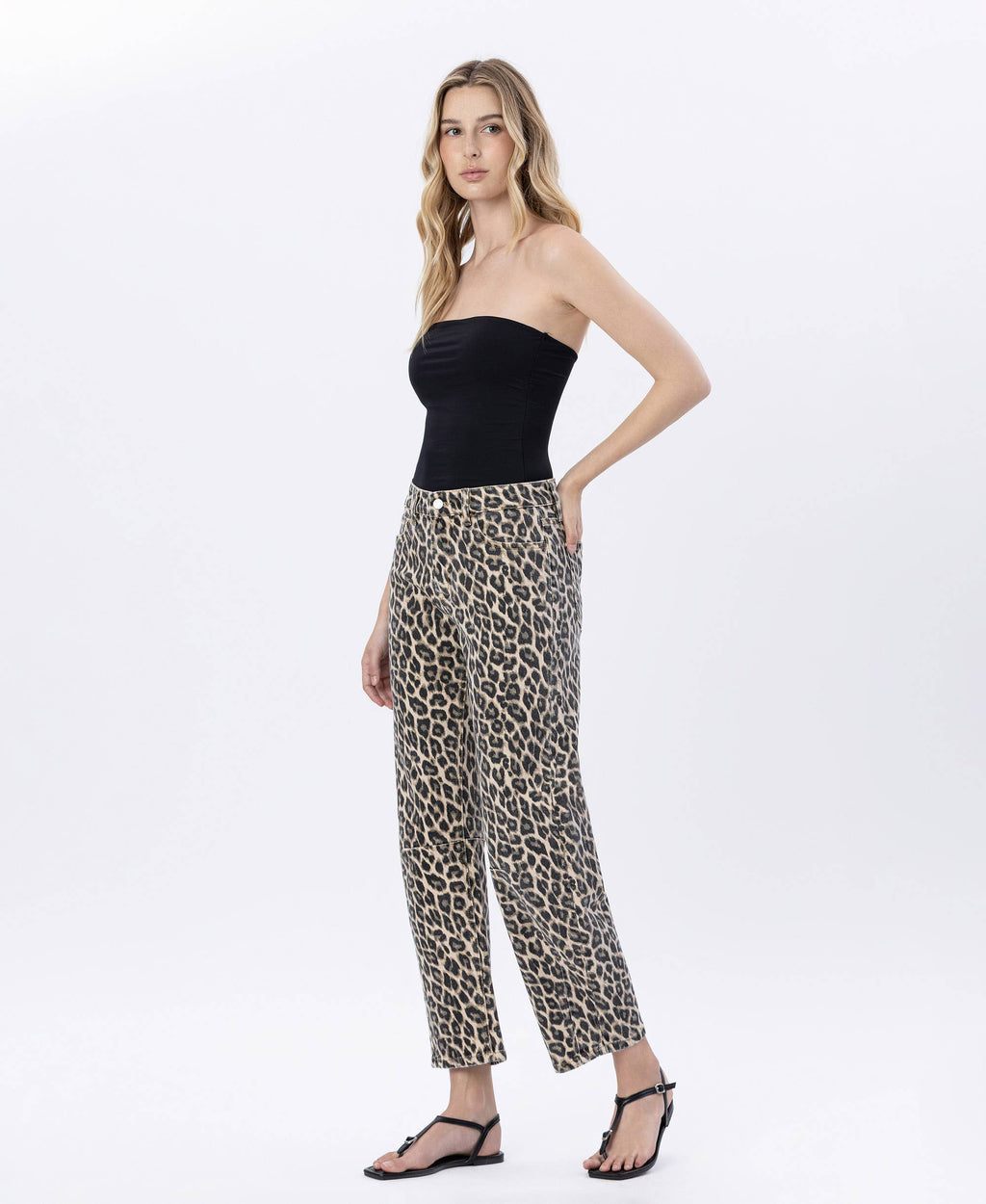 HIGH RISE LEOPARD PRINT BARREL JEANS V3704LPD