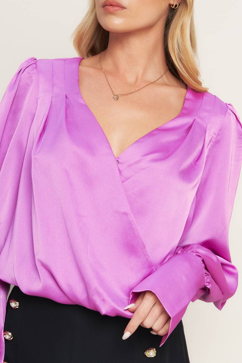 A solid woven top - IT12591