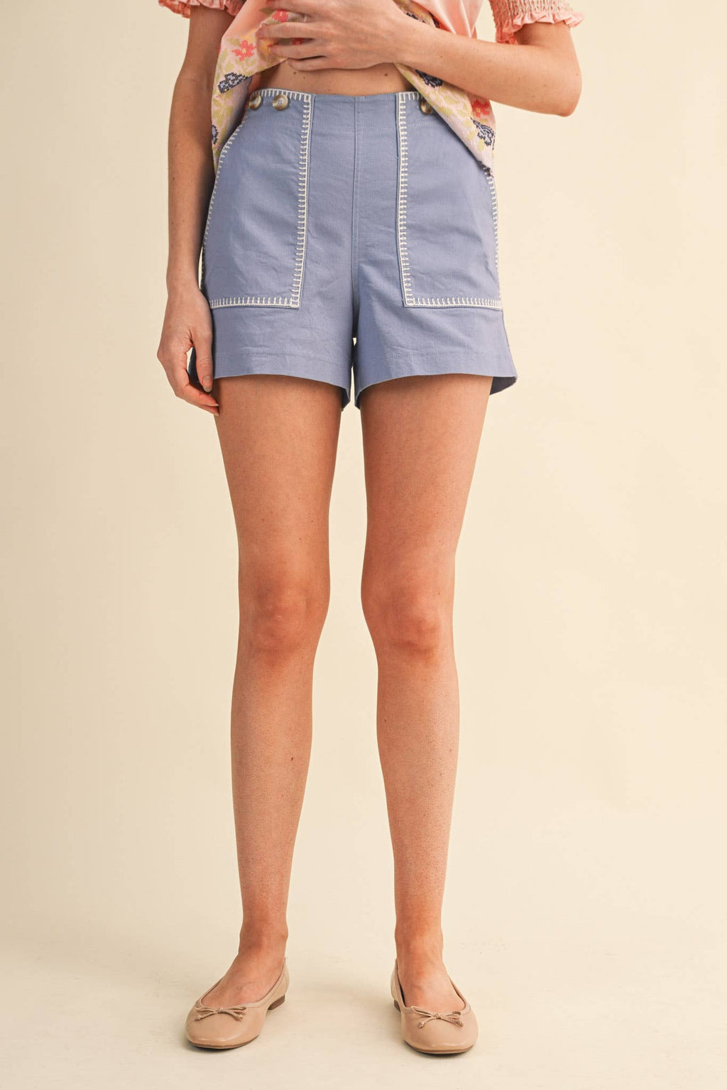 HIGH WAIST SHORTS WITH CONTRAST STITCHING MP4598