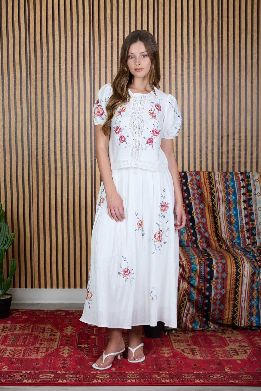 FLORAL EMBROIDERY DETAIL MIDI SKIRT