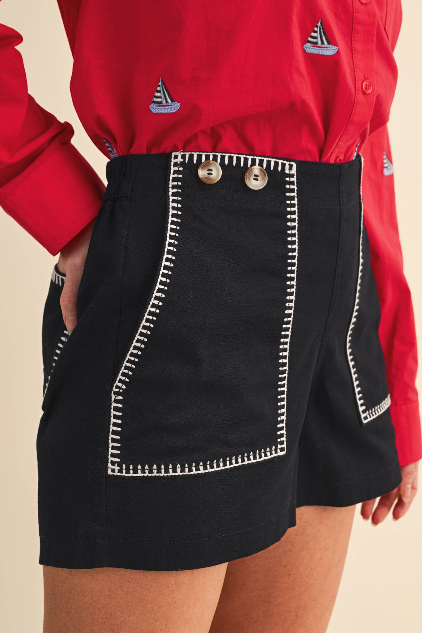 HIGH WAIST SHORTS WITH CONTRAST STITCHING MP4598