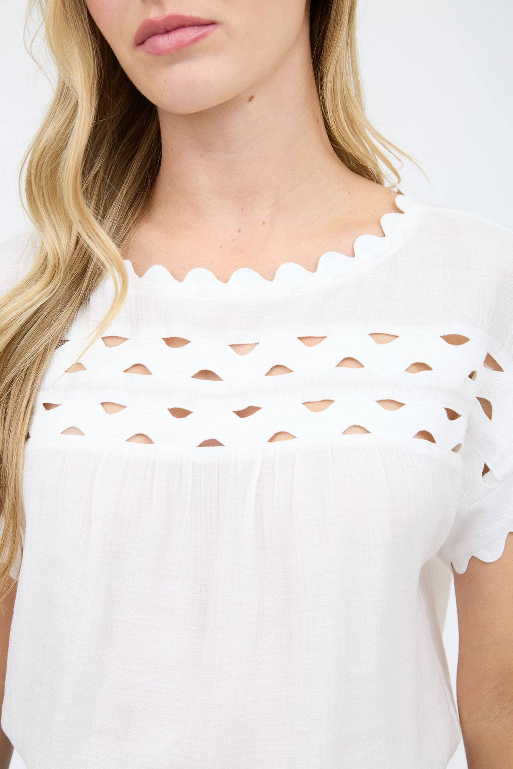 SCALLOP TRIM CUT-OUT SHORT SLEEVE BLOUSE