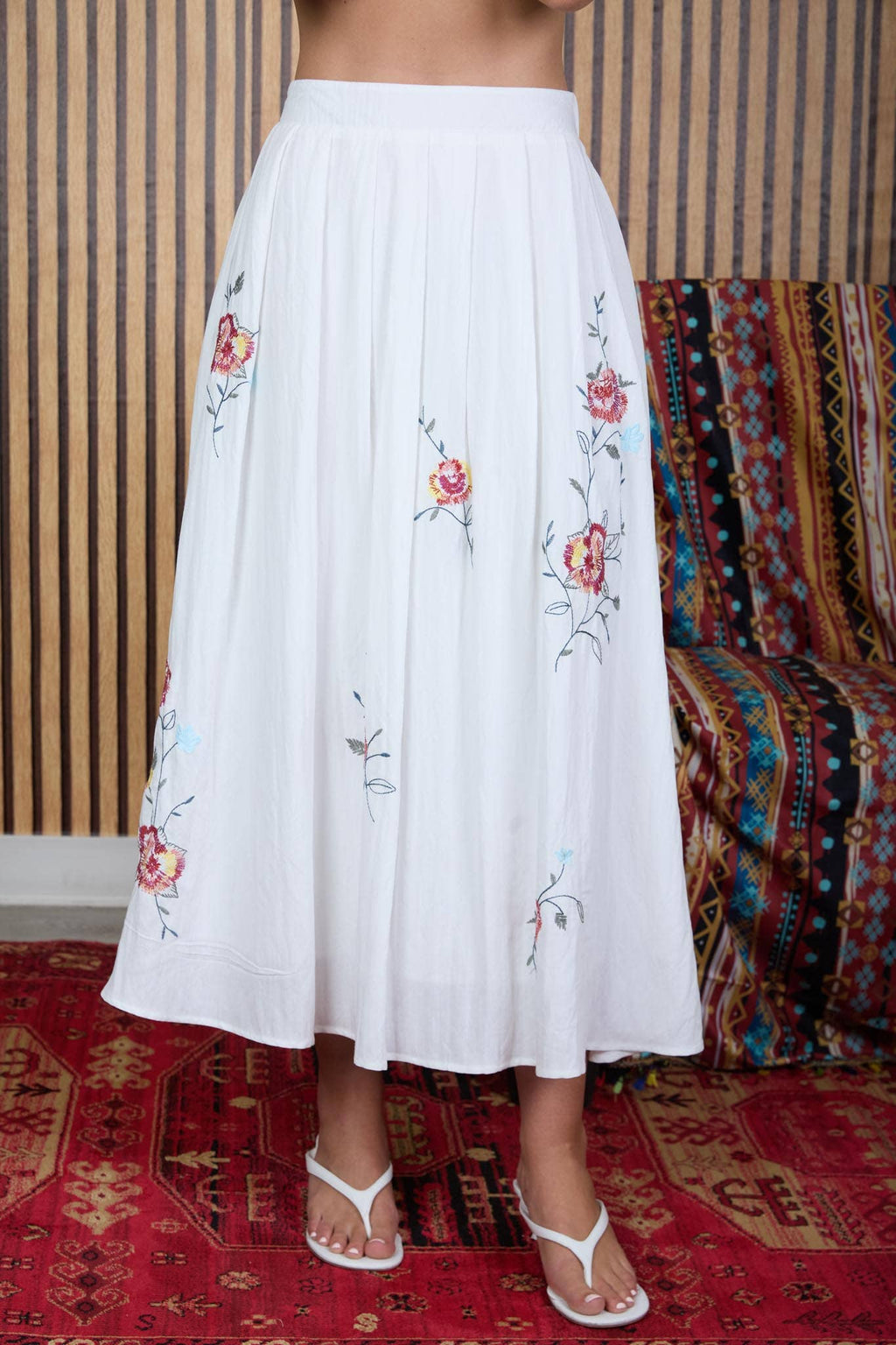 FLORAL EMBROIDERY DETAIL MIDI SKIRT