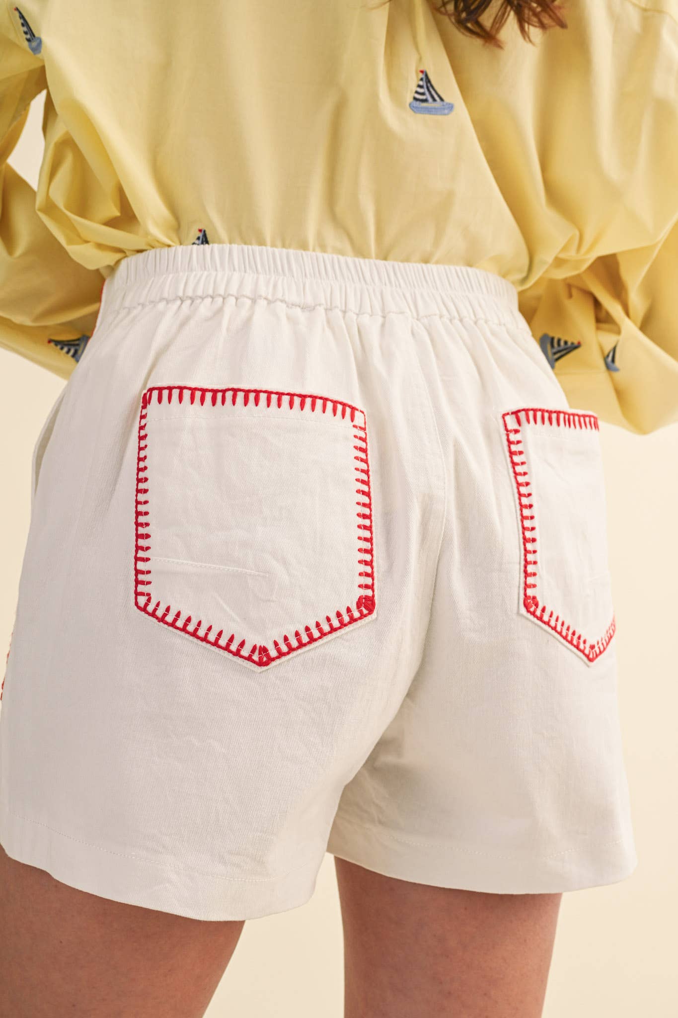 HIGH WAIST SHORTS WITH CONTRAST STITCHING MP4598