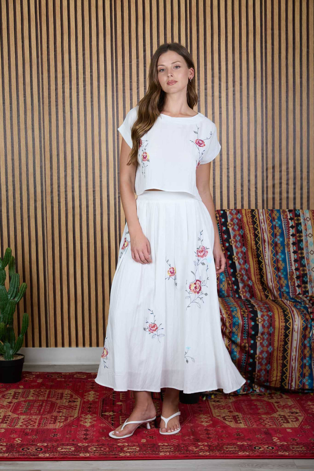 FLORAL EMBROIDERY DETAIL MIDI SKIRT