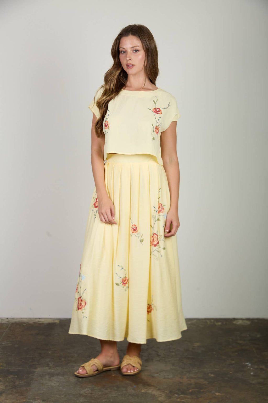 FLORAL EMBROIDERY DETAIL MIDI SKIRT