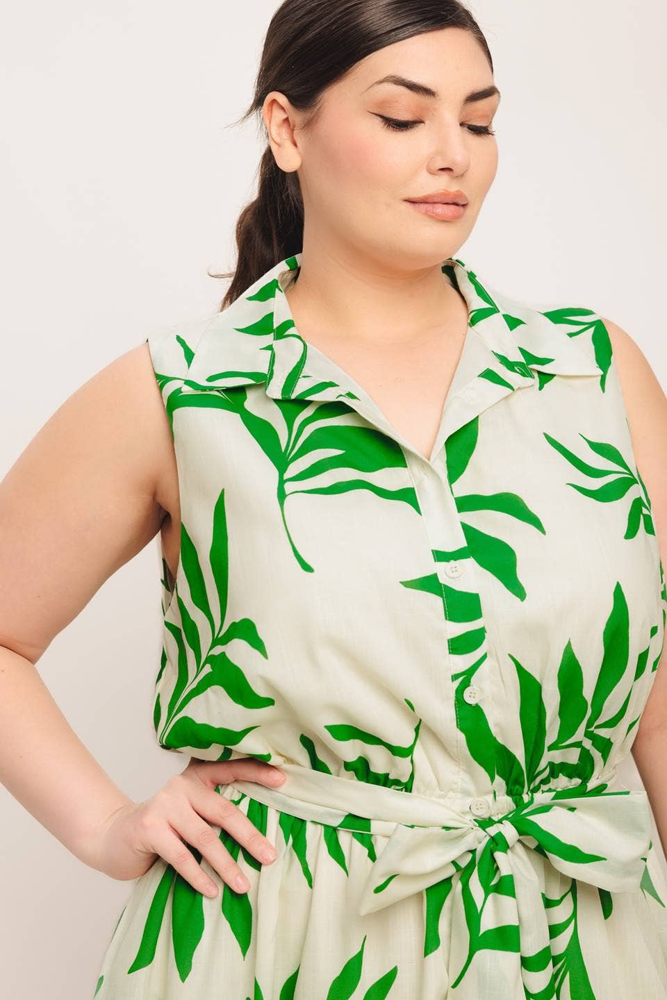 A printed woven midi dress - Plus